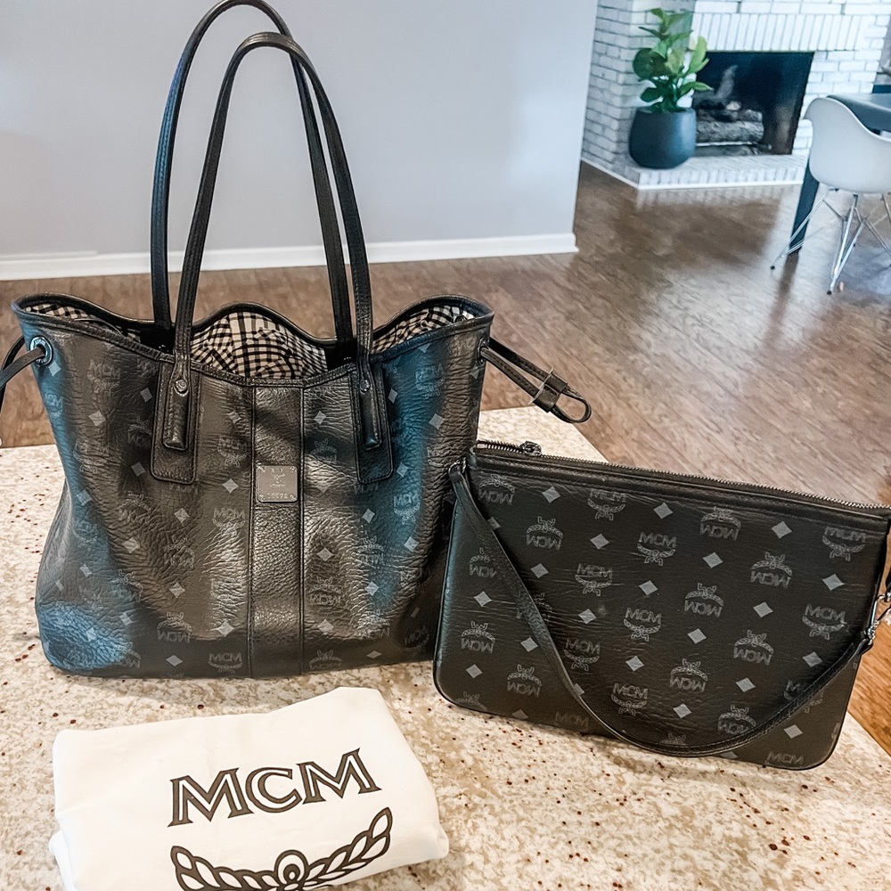 MCM Medium Liz Reversible Shopper Black